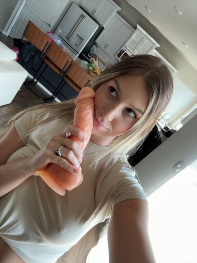 NEW SEXY YOUNG Elizabeth I’m available for hookup service and all kind funAndsell pics,videos, telegram:barba457 - Image 2