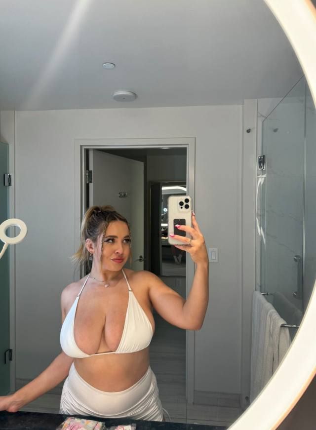 Down for hookup fun sex🍆🍑👅💧💦💦💦 - Image 3